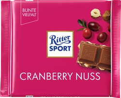 Шоколад молочный RITTER SPORT с кусочками клюквы и орехом лещины, 100г