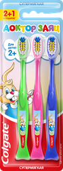 Зубная щетка детская COLGATE Доктор Заяц 2+1 супермягкая 2+, крупный план