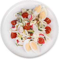 Салат с кальмаром и крабовыми палочками, весовой, крупный план
