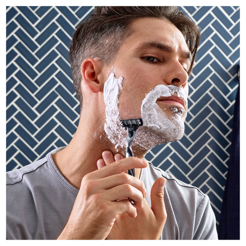Кассеты сменные для бритья GILLETTE Mach3 Turbo, 4шт, крупный план