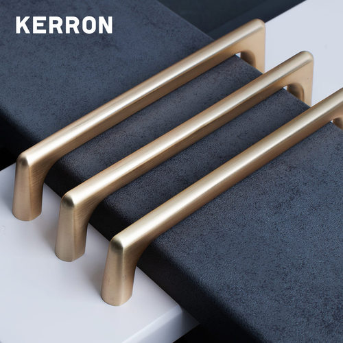 Ручка-скоба KERRON 128мм, матов золото S-2390-128 BSG, крупный план
